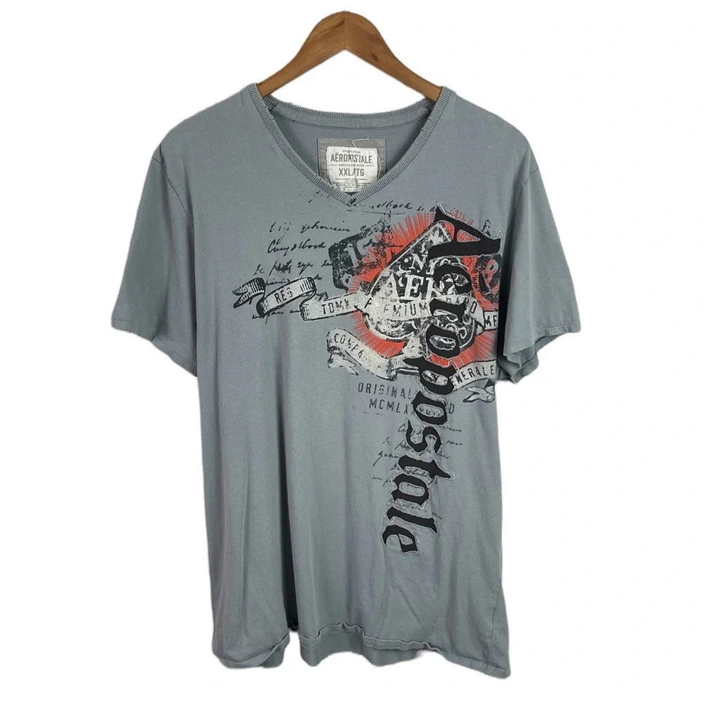 Aeropostale Gray Short Sleeve Graphic V-Neck Tee with Red Accent